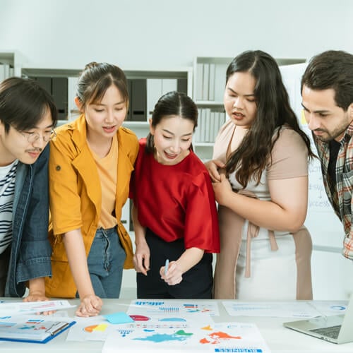 singaporean professionals discussing responsive web design