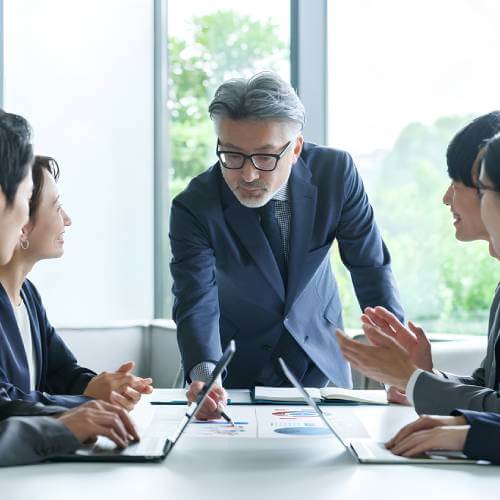 Singaporean Executives Thinking About Recruiting A Web Developer For Group Of Companies